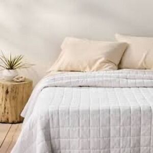 Casaluna linen Blend quilted bedspread tan cream full/queen size natural fibers